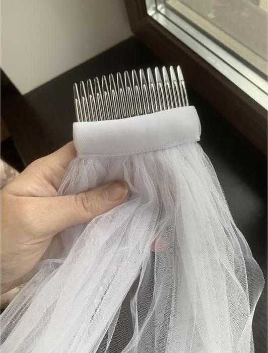 Фата 150см для нареченої біла з гребінцем