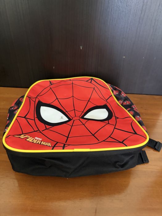Mochila infantil do Homem-Aranha