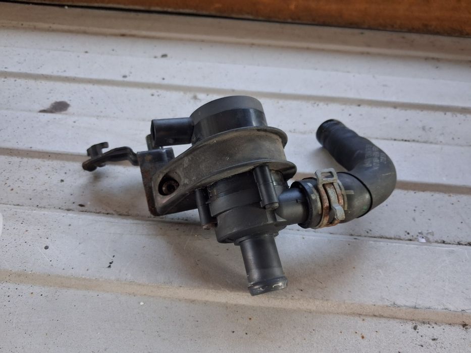 Pompa wody vw touran 1.4 tsi lift