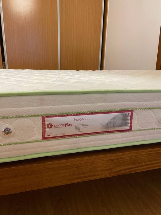 Cama de solteiro com colchão – 150€