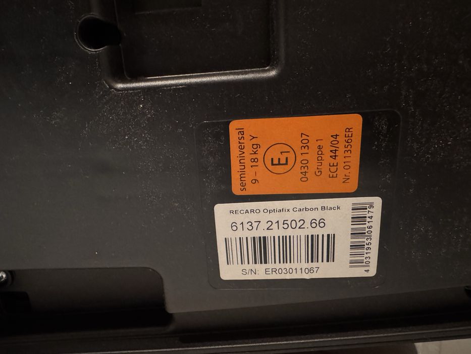 Fotelik samochodowy Recaro Optiafix Carbon Black 9-18kg