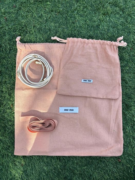 MIU MIU hander hobo-com caixa e dust bag