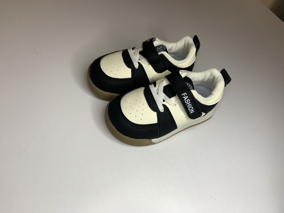 Дитячі кросівочки