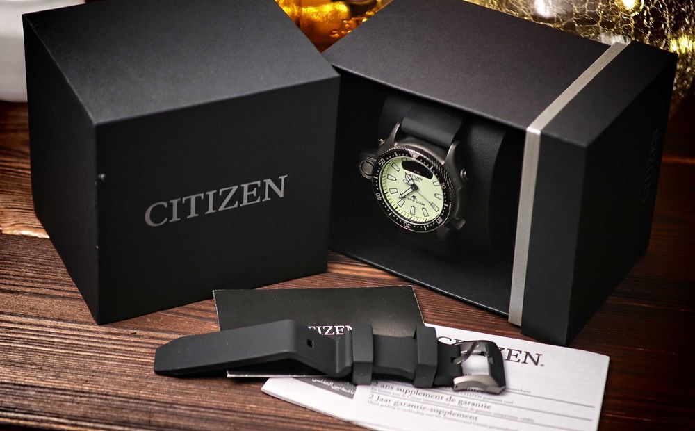 Citizen JP2007-17W Aqualand Full Lume Diver 200 m Głębokościomierz