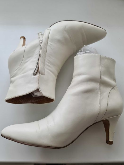 3 пари жіночого взуття 38 розміру