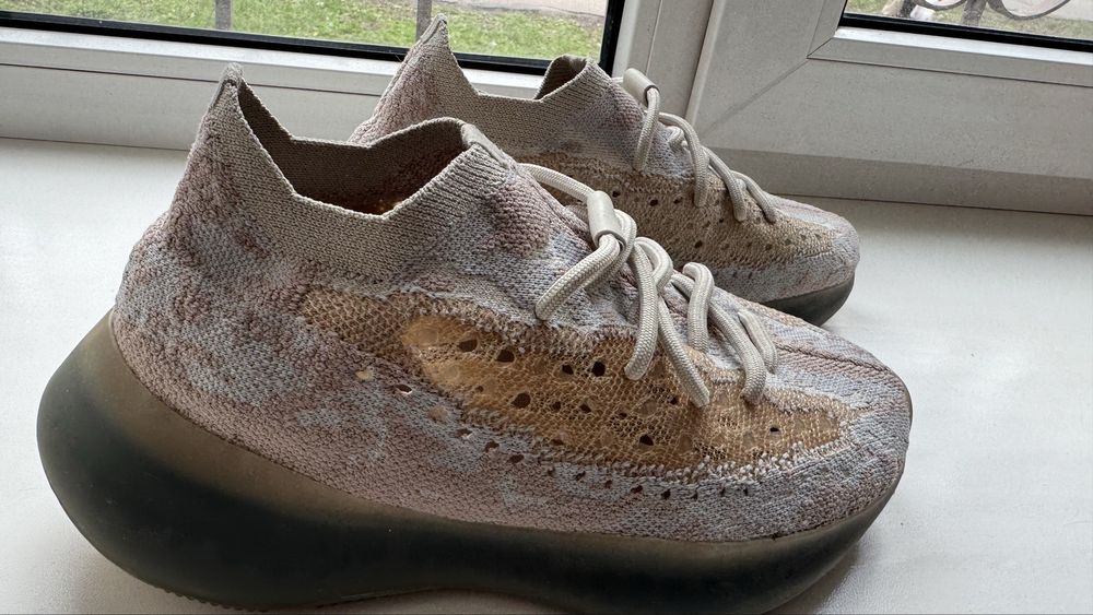 adidas yeezy boost 380 - купити товари моди та стилю - Ціна на OLX.ua