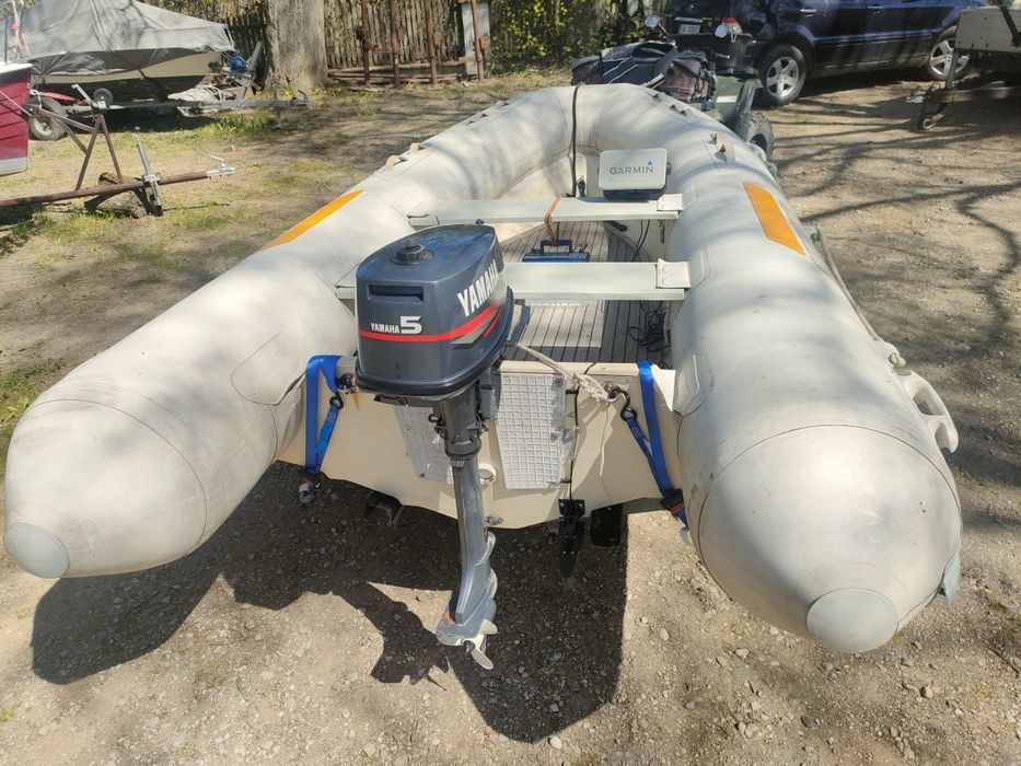 Ponton hybryda z silnikiem Yamaha 5K
