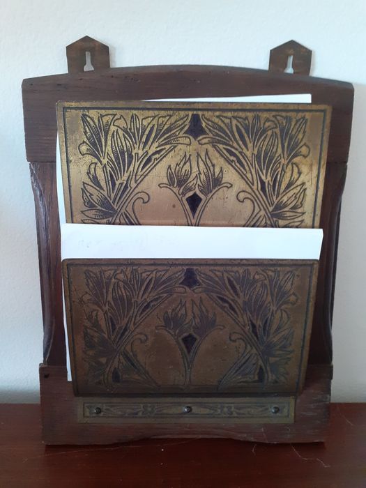 Porta cartas de parede. Arte nova.