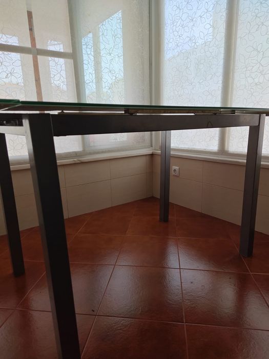 Mesa cozinha em vidro temperado e extensível