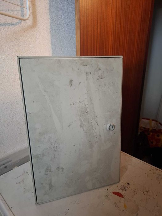 Vendo Caixa Eletricidade para Roulotes com quadro