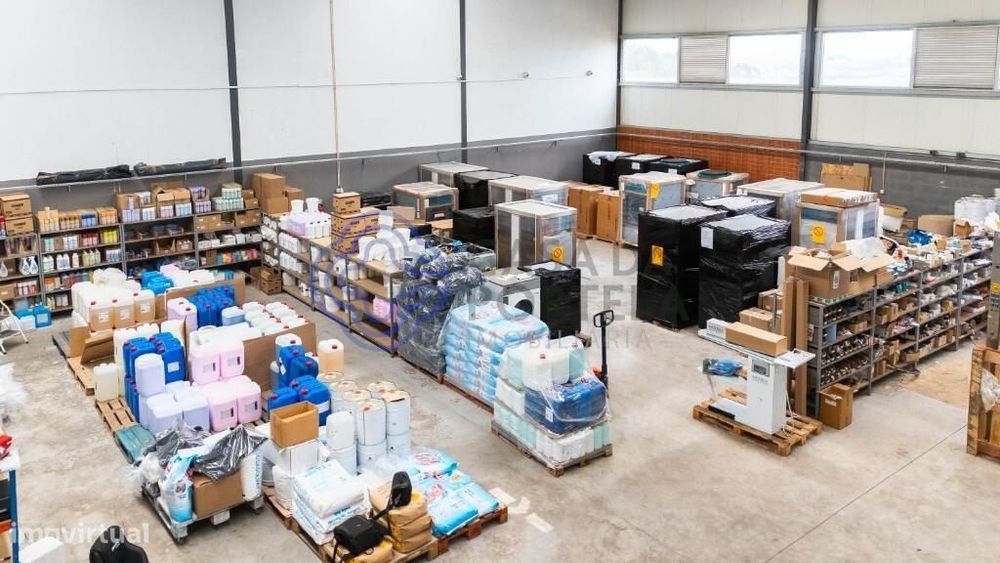 Venda de armazém industrial, escritório e logradouro em Ermesinde