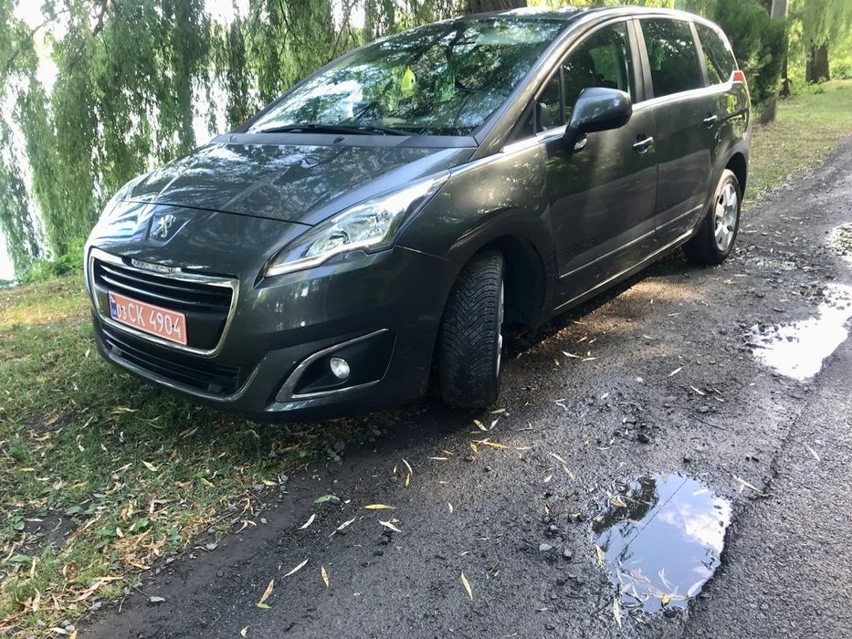 Пежо 5008 2014 року у відмінному стані