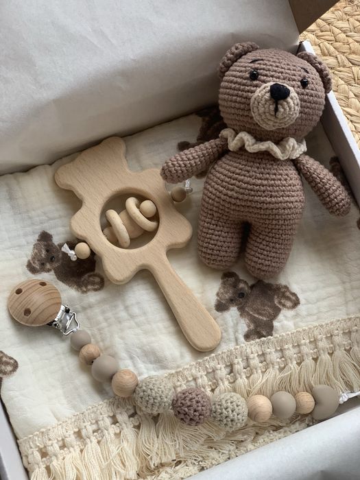 Подарунковий набір. Іграшка, брязкальце, тримач