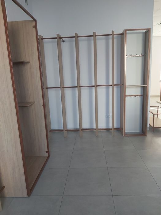 Meble wyposażenie  do sklepu odzieżowego