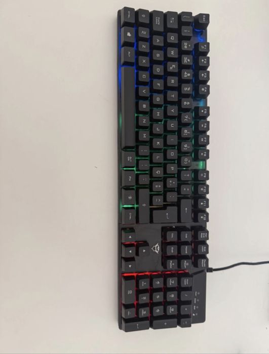 Teclado e rato  usado poucas vezes