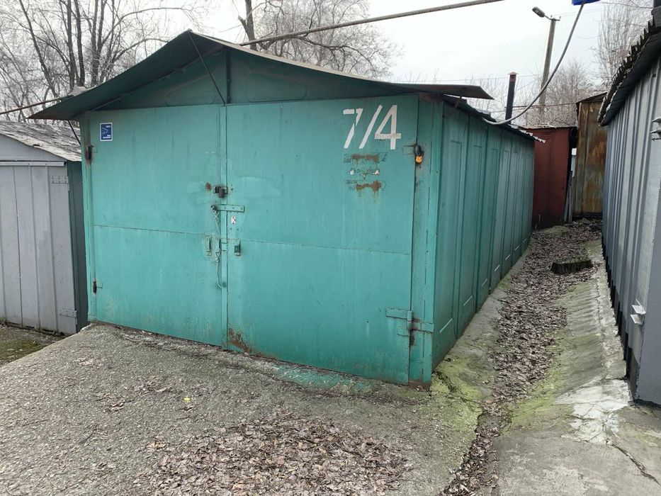 Гараж Чумаченка 23 охраняемый с инструментом и запчастямиЧумаченко 21
