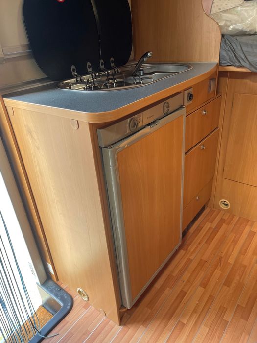 Frigorífico trivalente super funcional - Dometic - ótimo preço