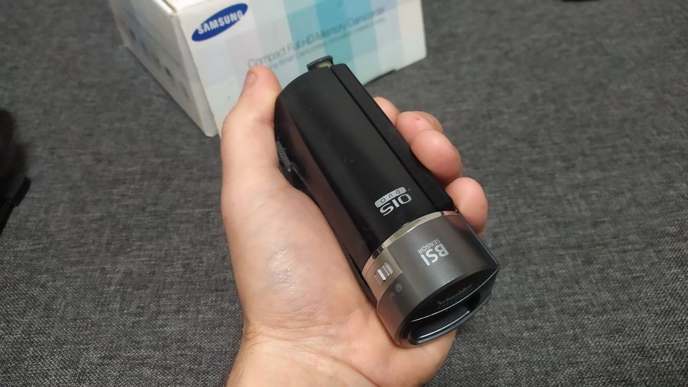 Видеокамера Samsung HMX-Q10BP ( минивидеокамера )