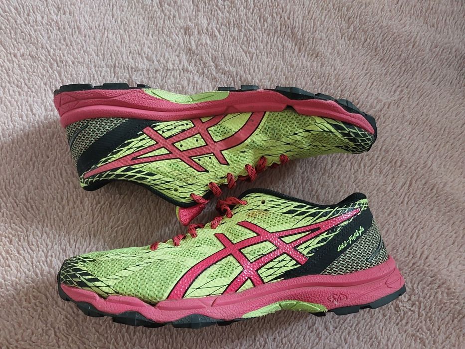 Trailowe Asics Fuji Lyte 37,5 biegowe 23,5cm biegowe