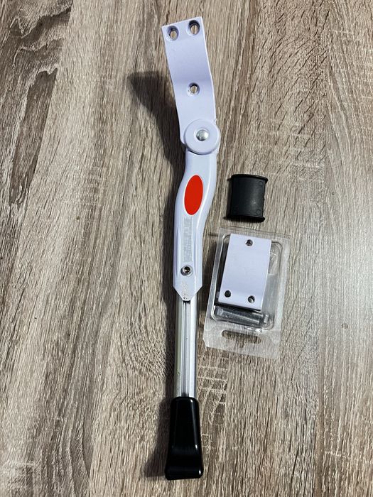 Подножка для велисипеда (новая)цвет белый