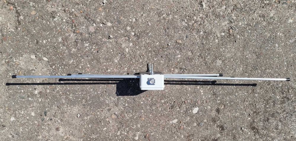 Antena na pasmo 2m/70cm i na satelitę SATCOM.