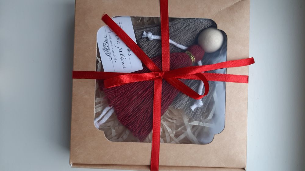 Лялька в техніці макраме