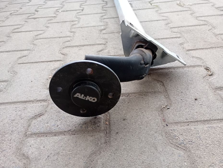 Oś do przyczepki