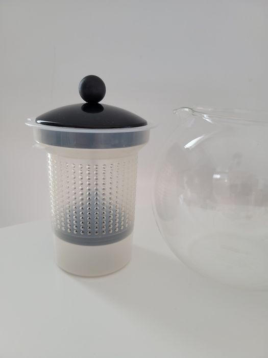 Bodum Assam Dzbanek z zaparzaczem do herbaty press 1l czarny