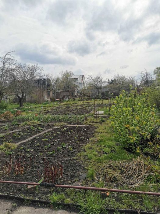 Продам дачу в громаді «Урожай», розташовану в Редутах