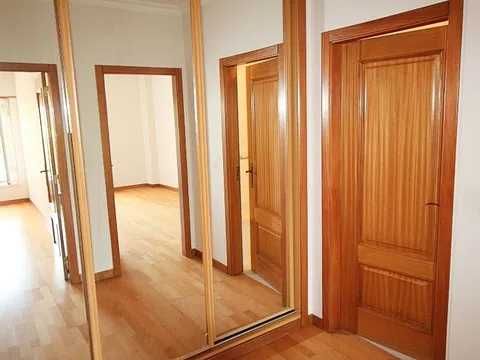 Arrendamento de apartamento T2 na Rua António Maria de Sousa