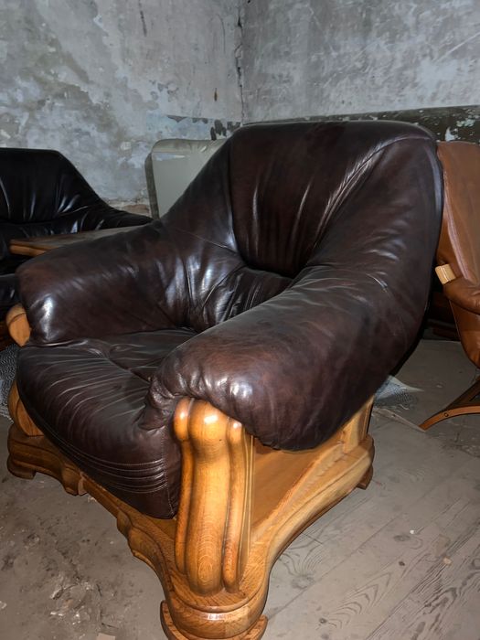 Шкіряні меблі 3,2,1 + стіл