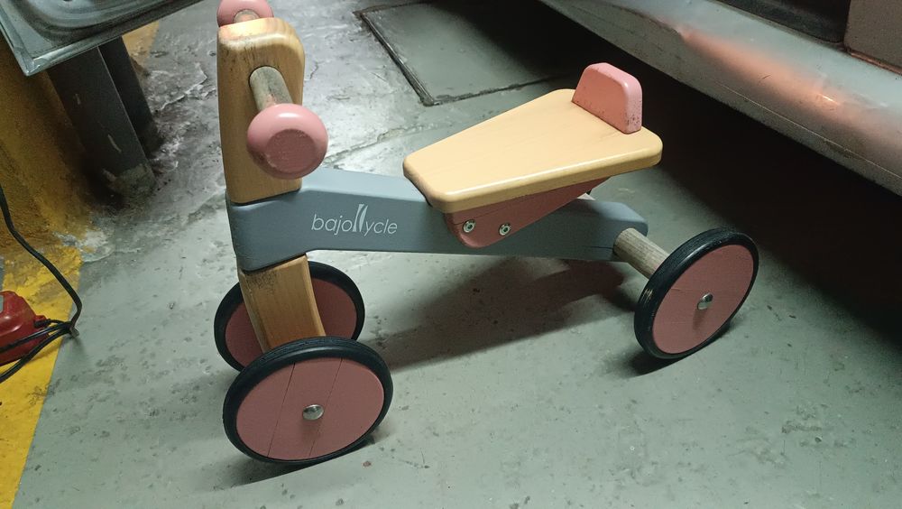 Triciclo de Pés Bajocycle – Bicicleta de Equilíbrio em Madeira Bajo