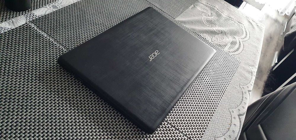 Acer Swift 1 14" / FHD / 128 GB / Bateria 8 Godz / W10 / OKAZJA !!!