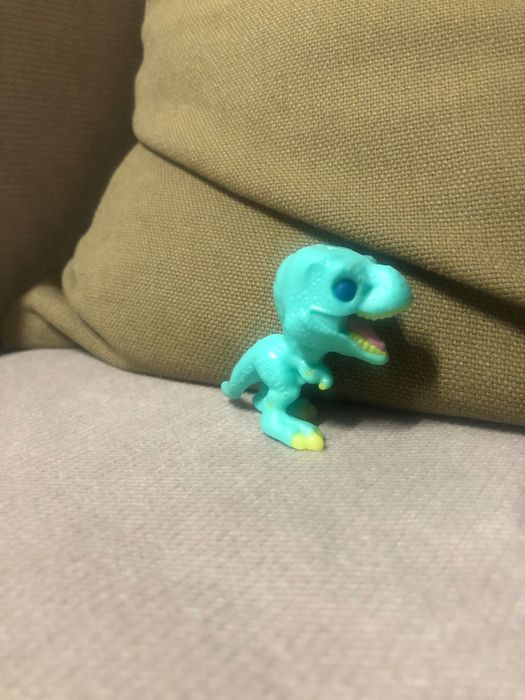 Figurka Kinder Joy Jurassic World