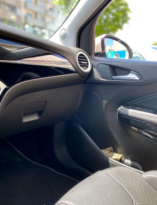 Carro citadino Opel Adam Glam