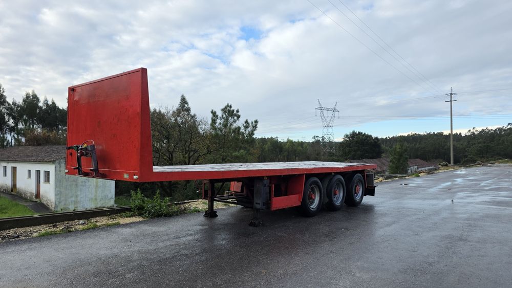 Semi Reboque Estrado 9 Metros 3 Eixos  Resistente