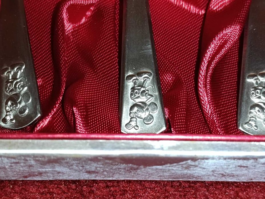 Nissan/Disney Raríssimo Conjunto Loiça Talheres