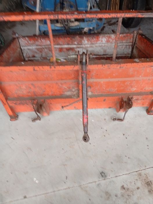 Trator usado com alfaias