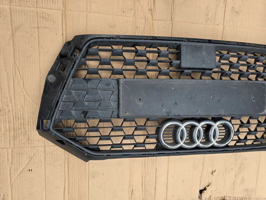 grill Audi A1 II 82A