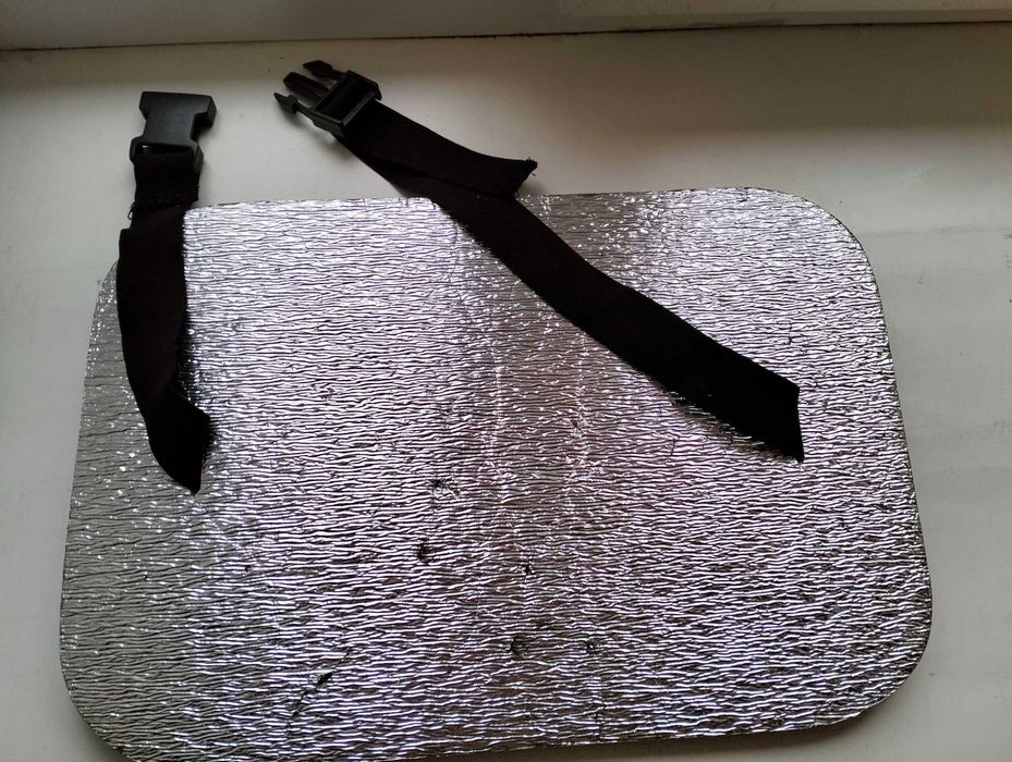 Продам сидушку туристичну тришарову фольговану з кріпленням на поясі..