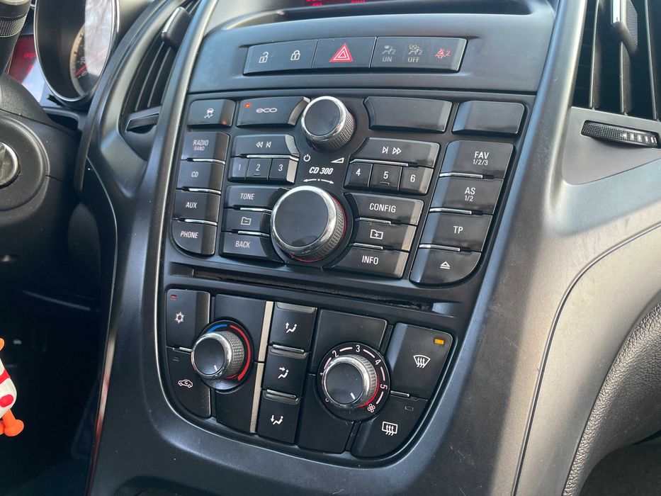 Opel Astra 2011 дизель