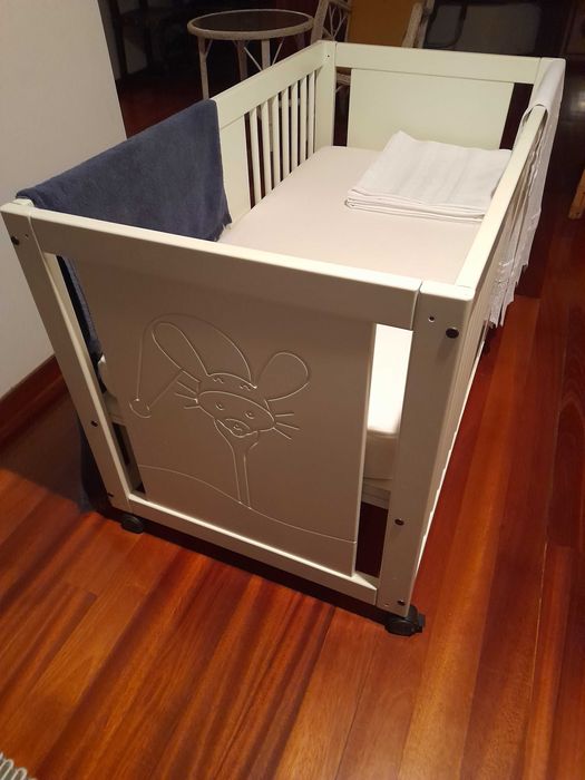 Cama de berço da Chico regulável