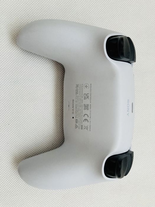 Oryginalny Pad PS5 z analogami halla