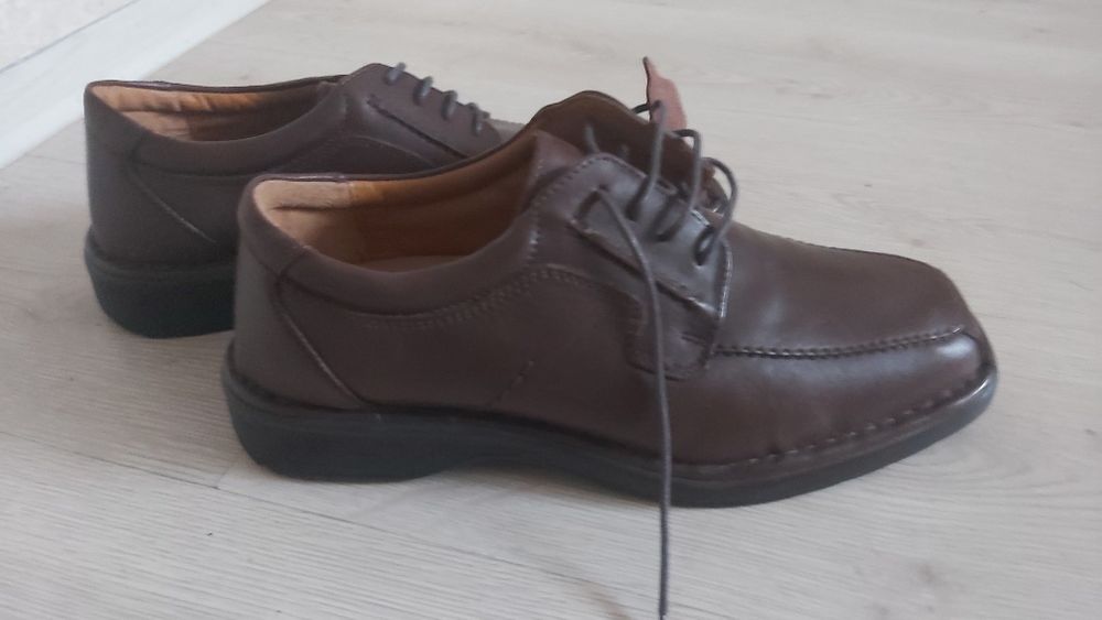 Buty nowe z Holandii skóra naturalna Falcon 43