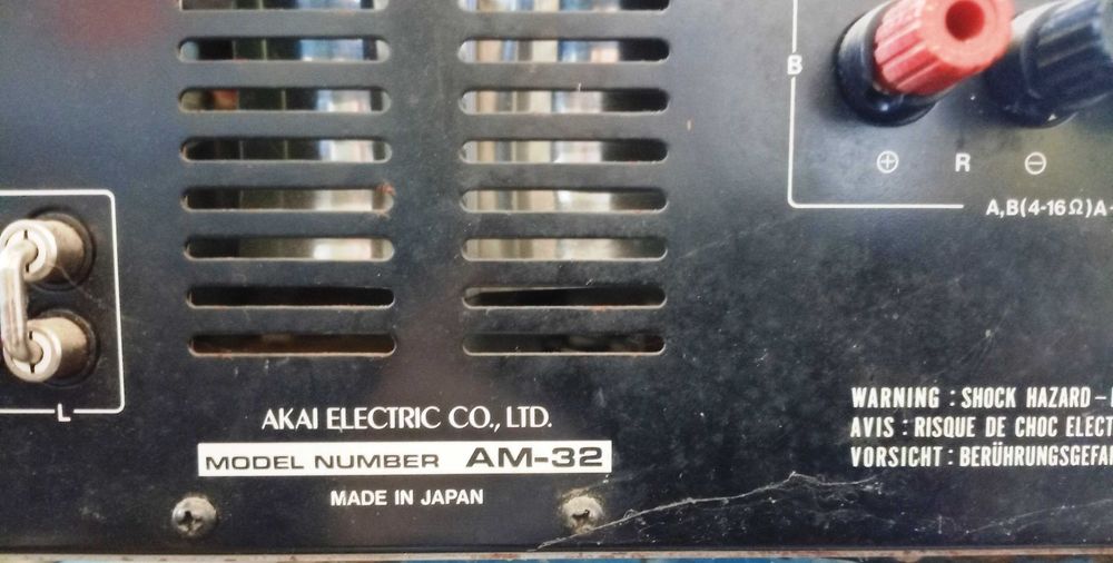 Amplificador AKAI