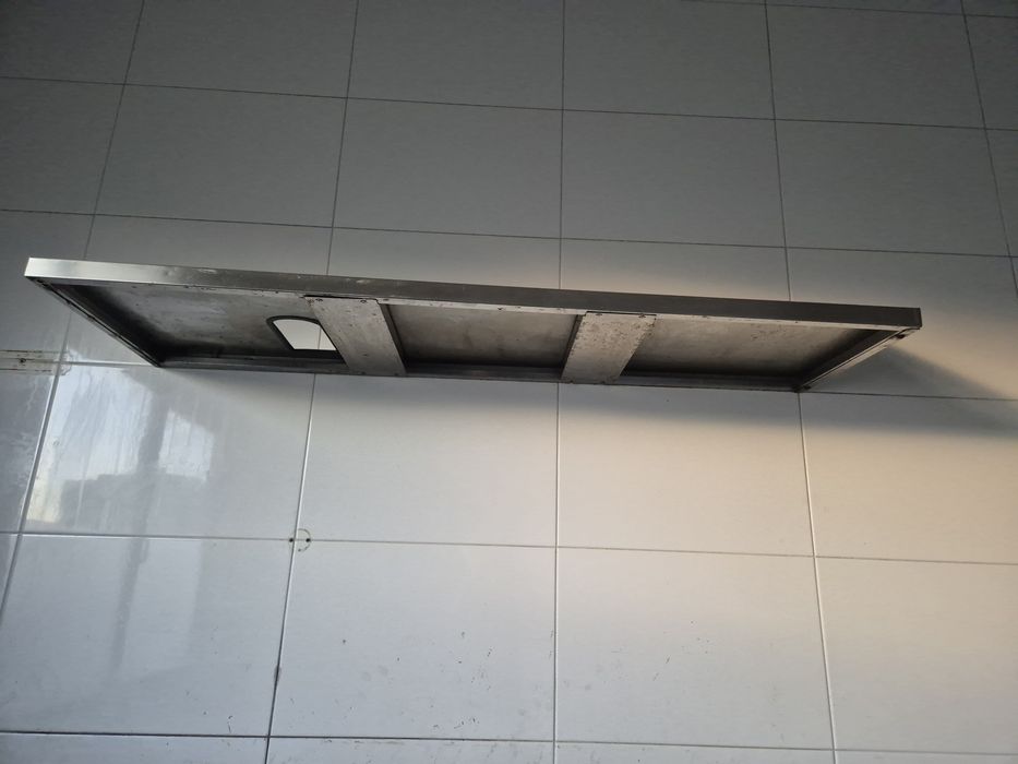 Estantes murais em inox