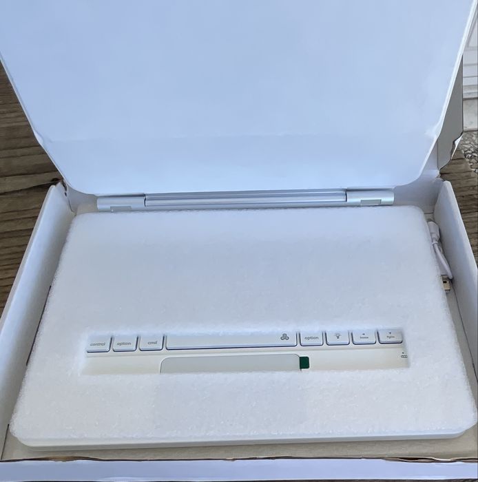 Logitech iPad 10 Keyboard Case64738680139011121