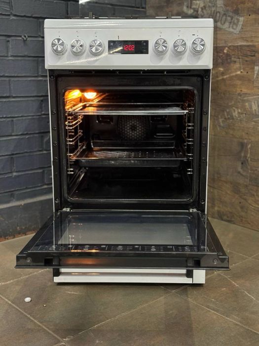 Продам Газову Плиту Indesit IS5G5PHX. Нержавійка. Доставлю