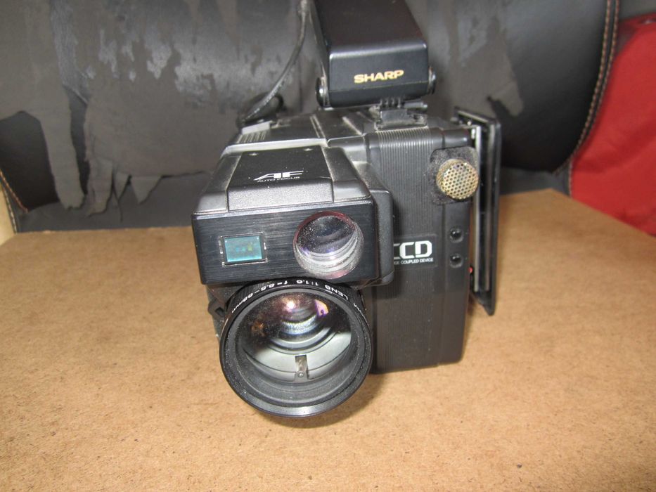 Видеокамера SHARP VL-C73