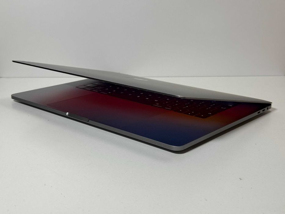 Apple MacBook Pro 15 2017 TouchBar - i7 16GB / 512GB - 91% Kondycji Baterii - Gwarancja - Stan BDB -